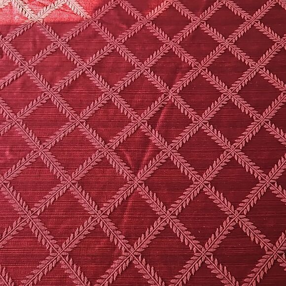 Lenox American By Design Round Tablecloth Red 70" - Picture 7 of 16